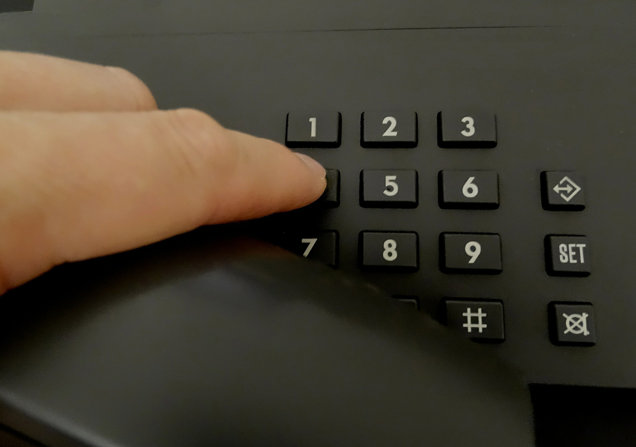 Sie sehen ein Telefon