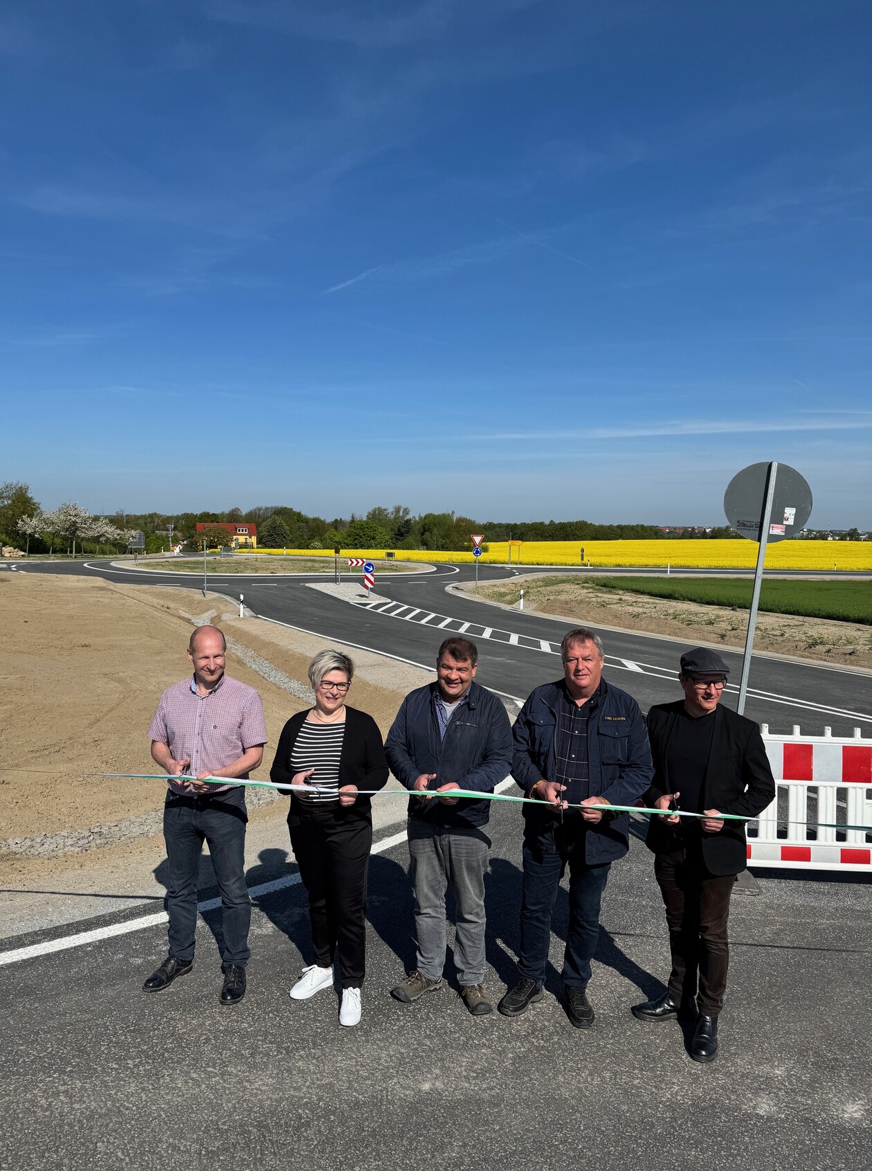 Banddurchschnitt Freigabe Kreisverkehr