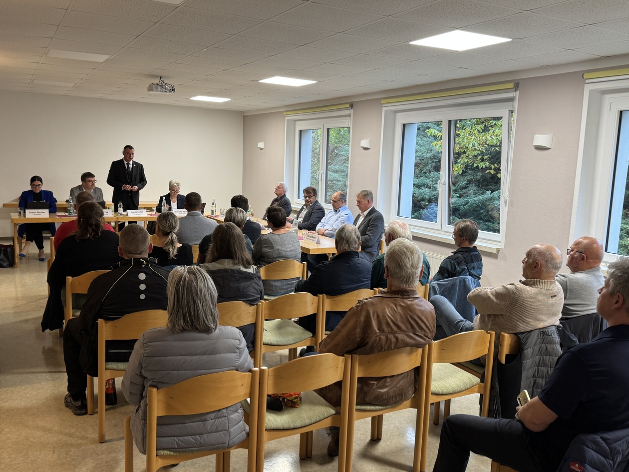 Menschen beim Bürgergespräch